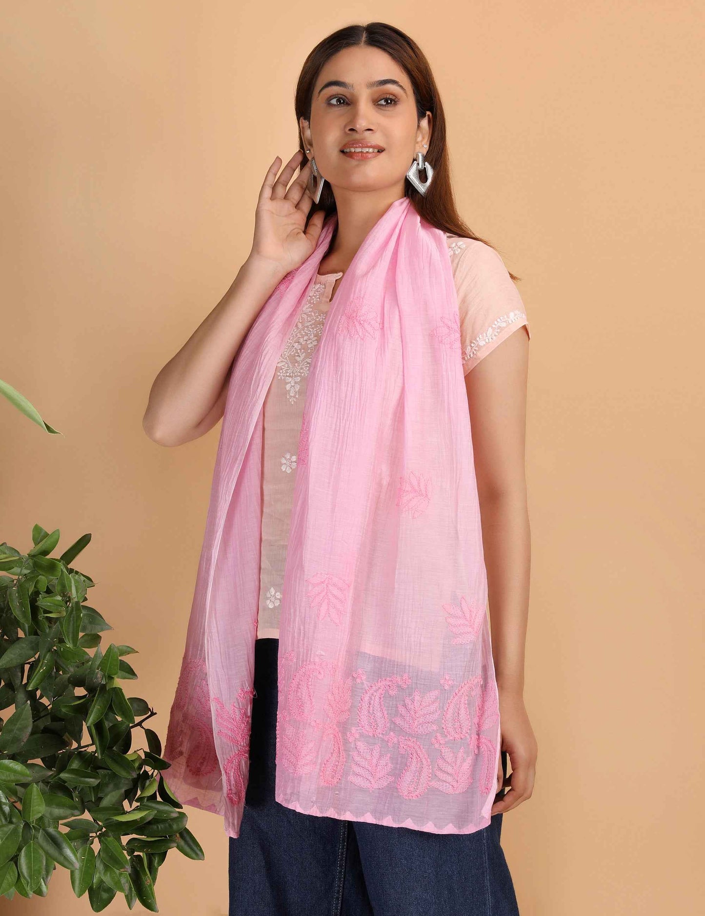 Shwet Women Pink Chikankari Chanderi Stole