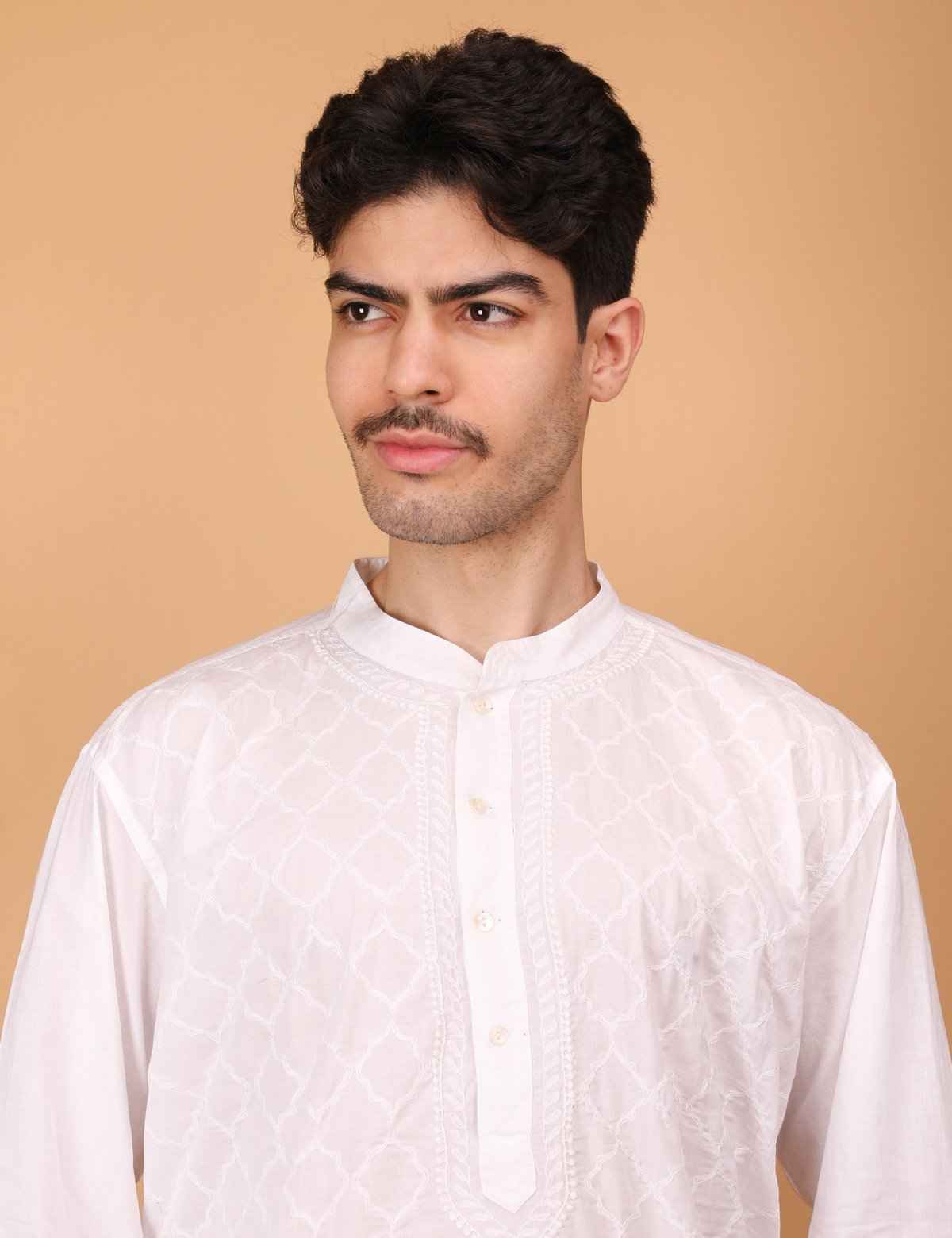 Shwet Men Cotton White Chikankari Kurta