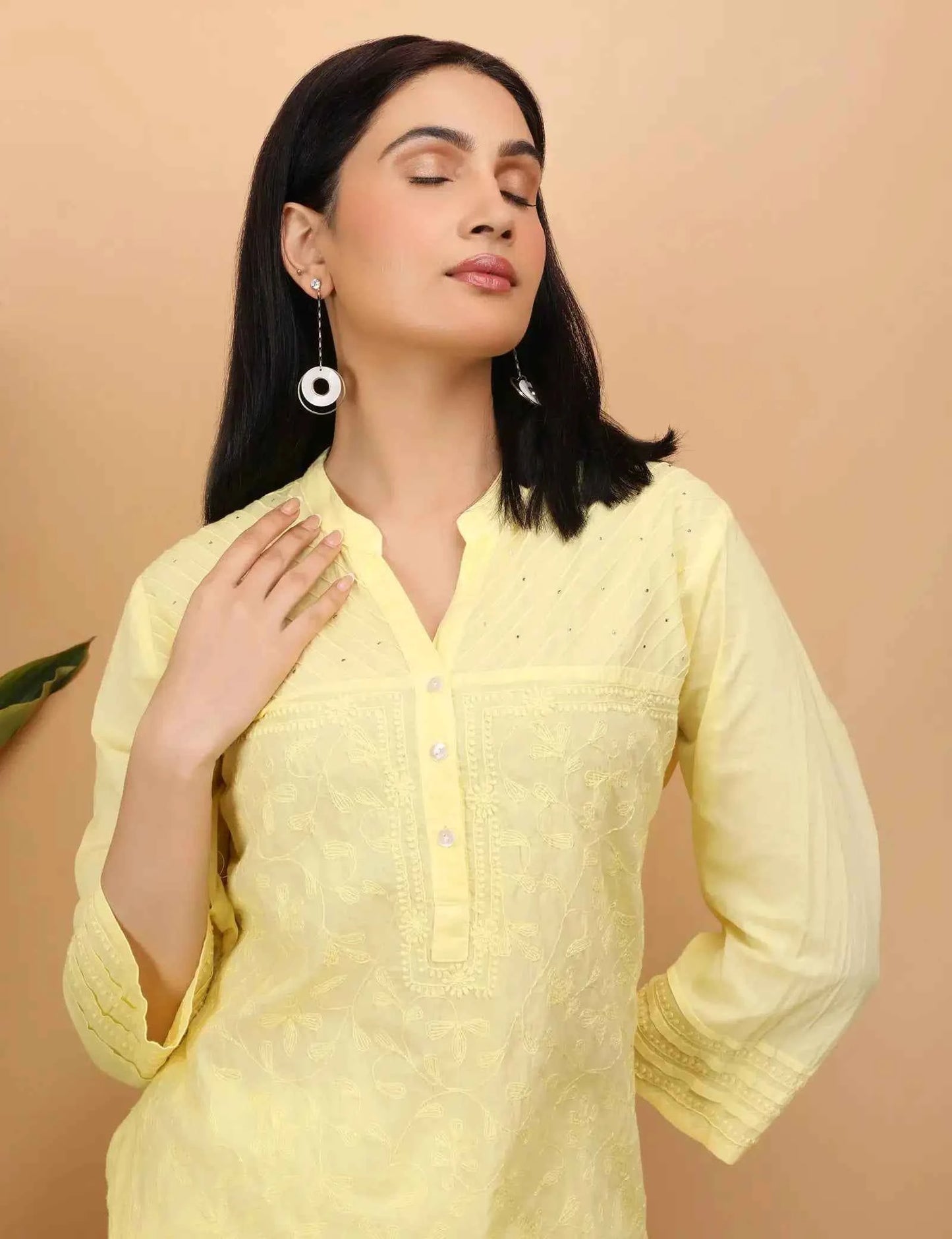 Shwet Women Yellow Chikankari Kurta