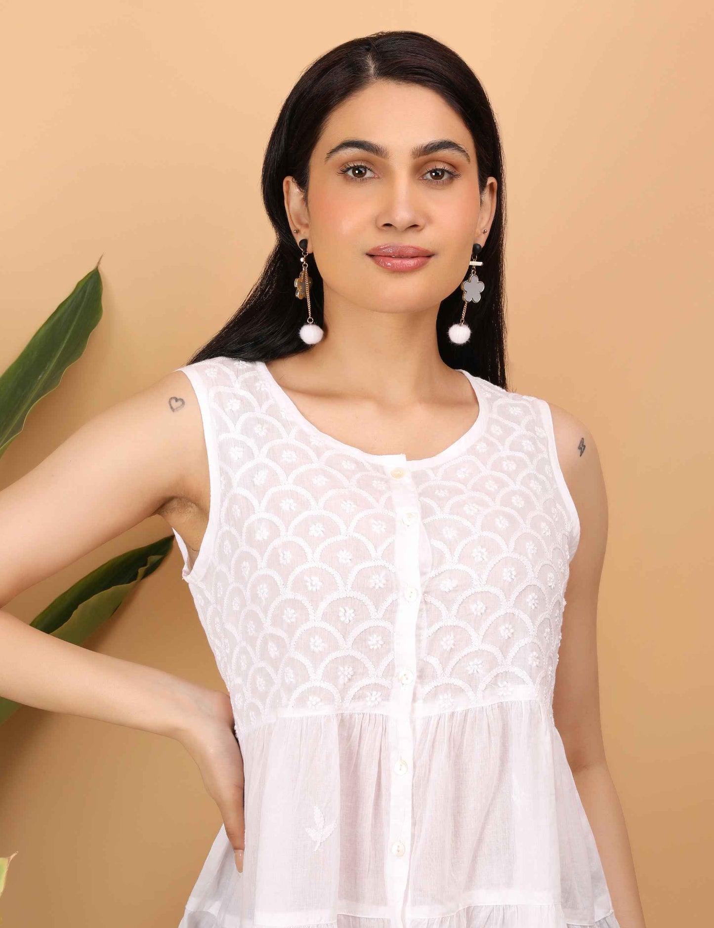 Shwet Women White Chikankari Sleevless Tier Top