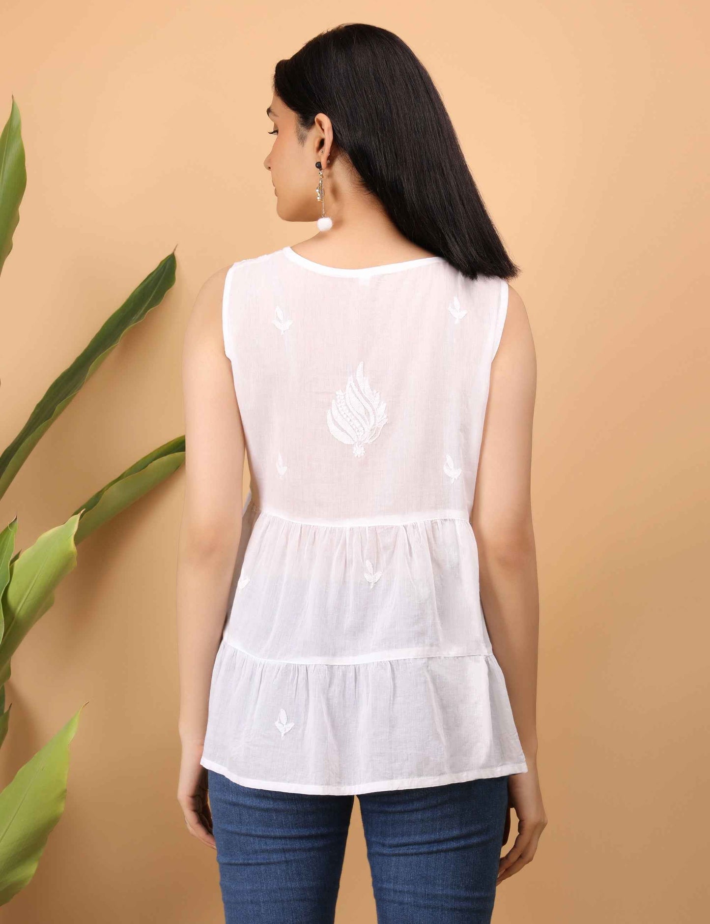 Shwet Women White Chikankari Sleevless Tier Top