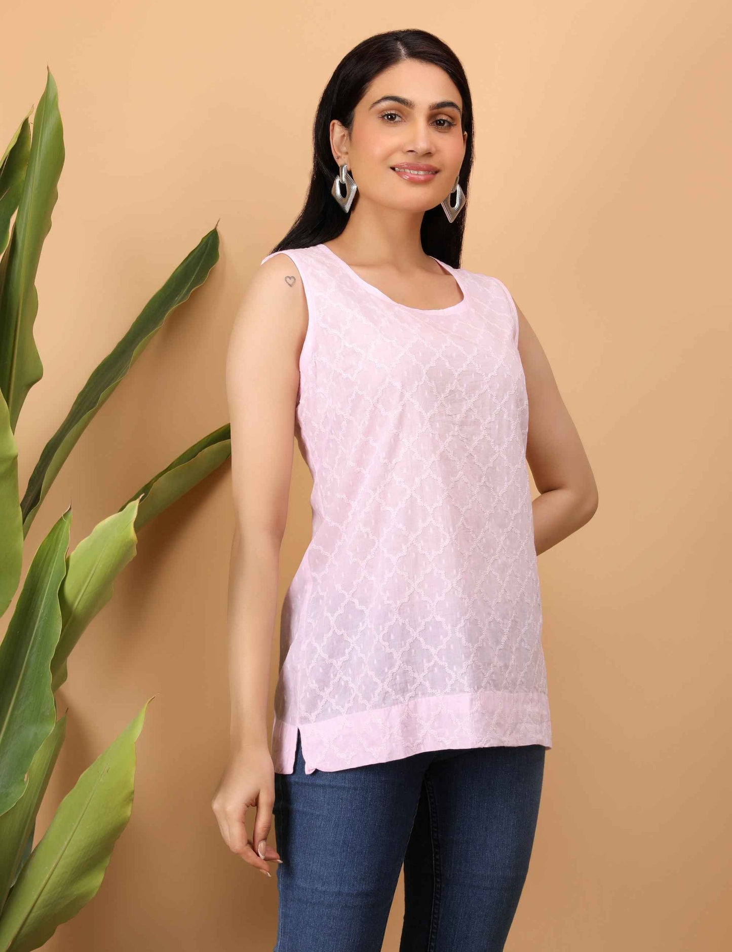 Shwet Women Pink Chikankari Sleevless Top