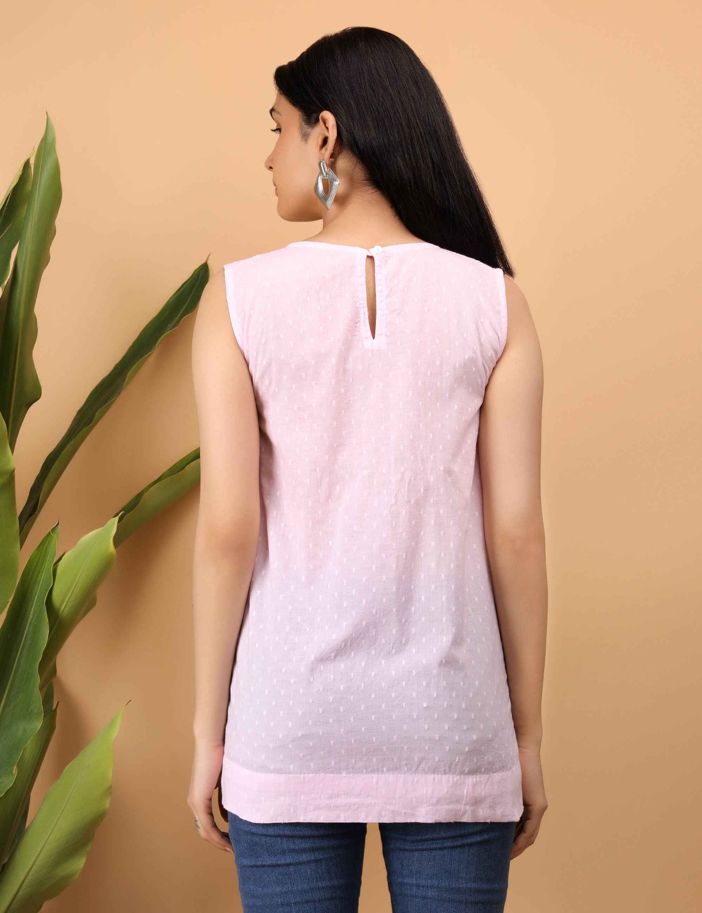 Shwet Women Pink Chikankari Sleevless Top