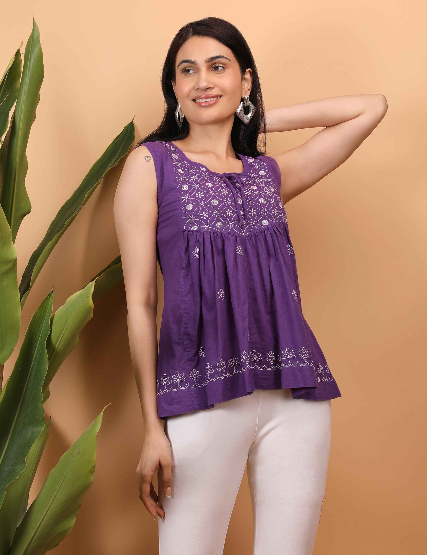 Shwet Women Purple Chikankari Sleevless Yoke Top