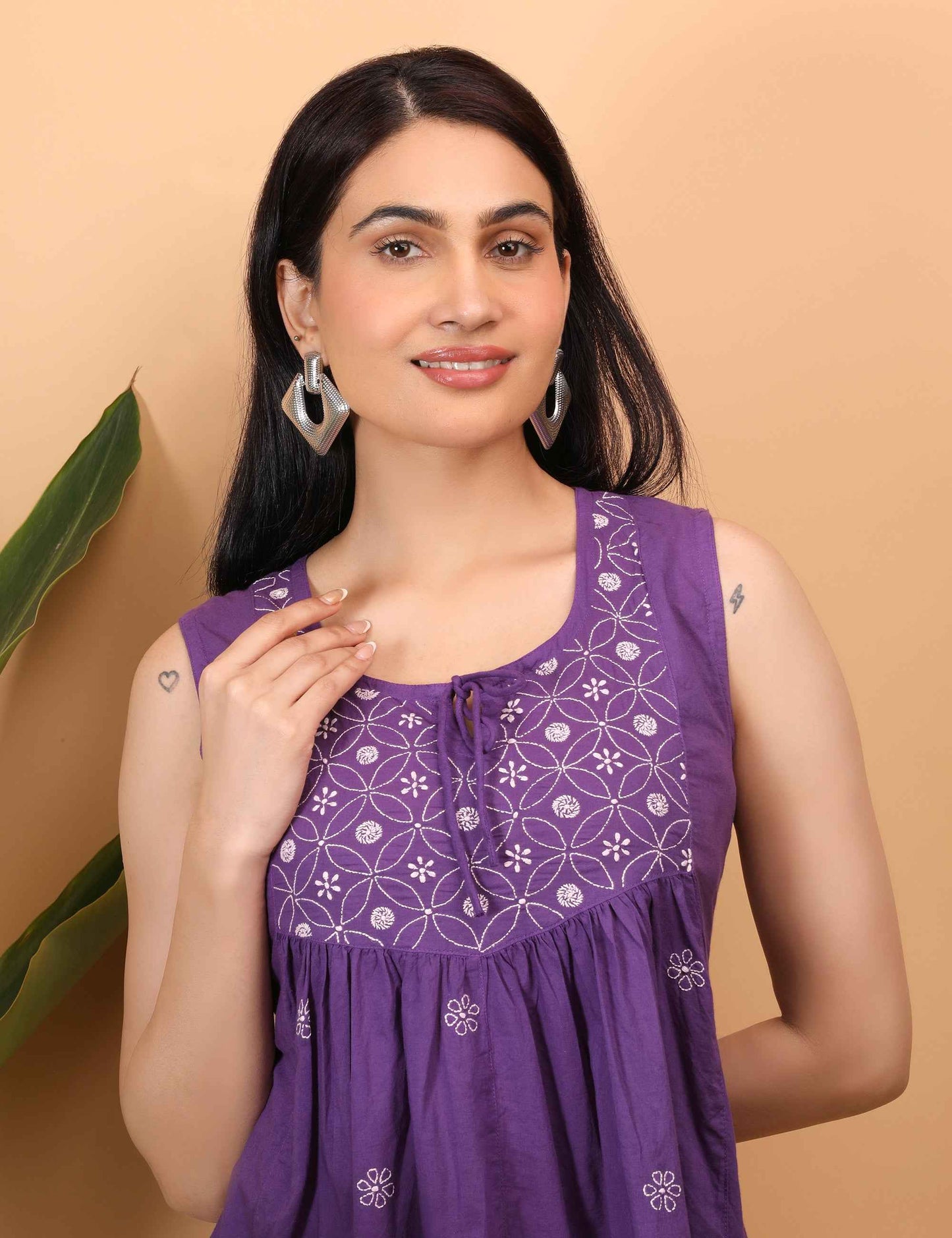 Shwet Women Purple Chikankari Sleevless Yoke Top