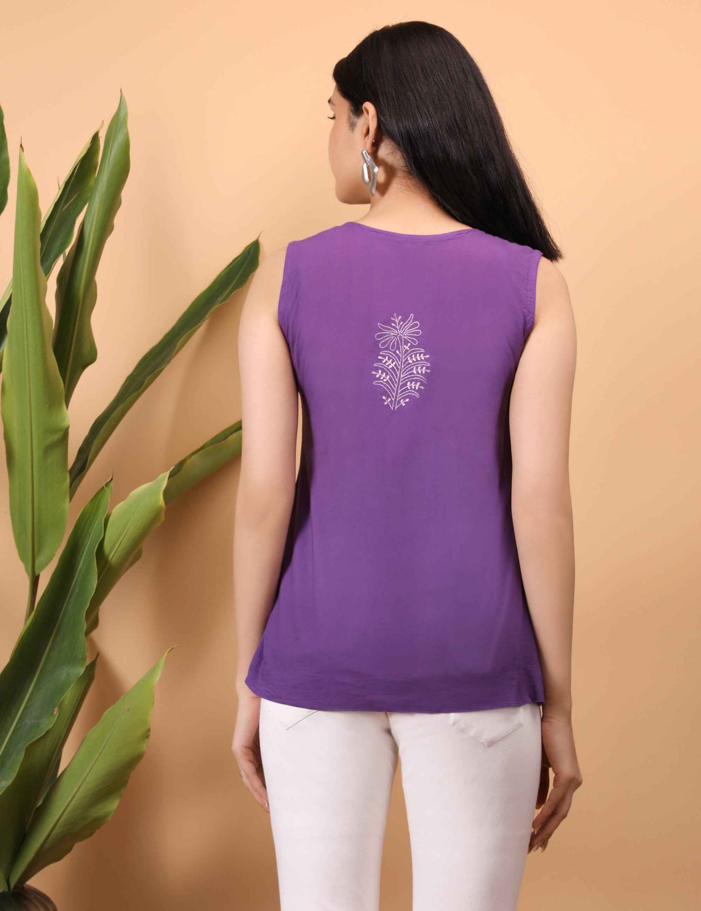 Shwet Women Purple Chikankari Sleevless Yoke Top