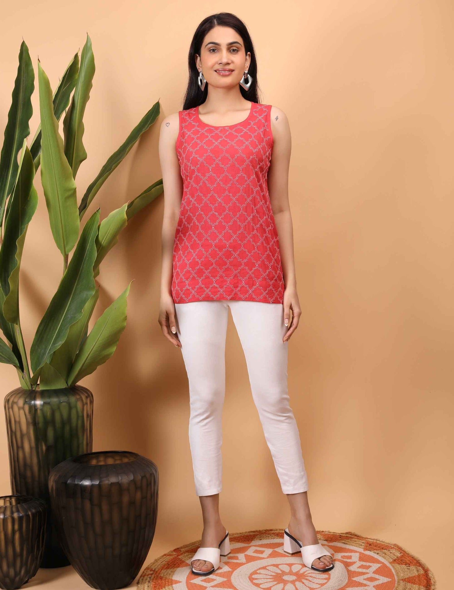 Shwet Women Red Chikankari Sleevless Top