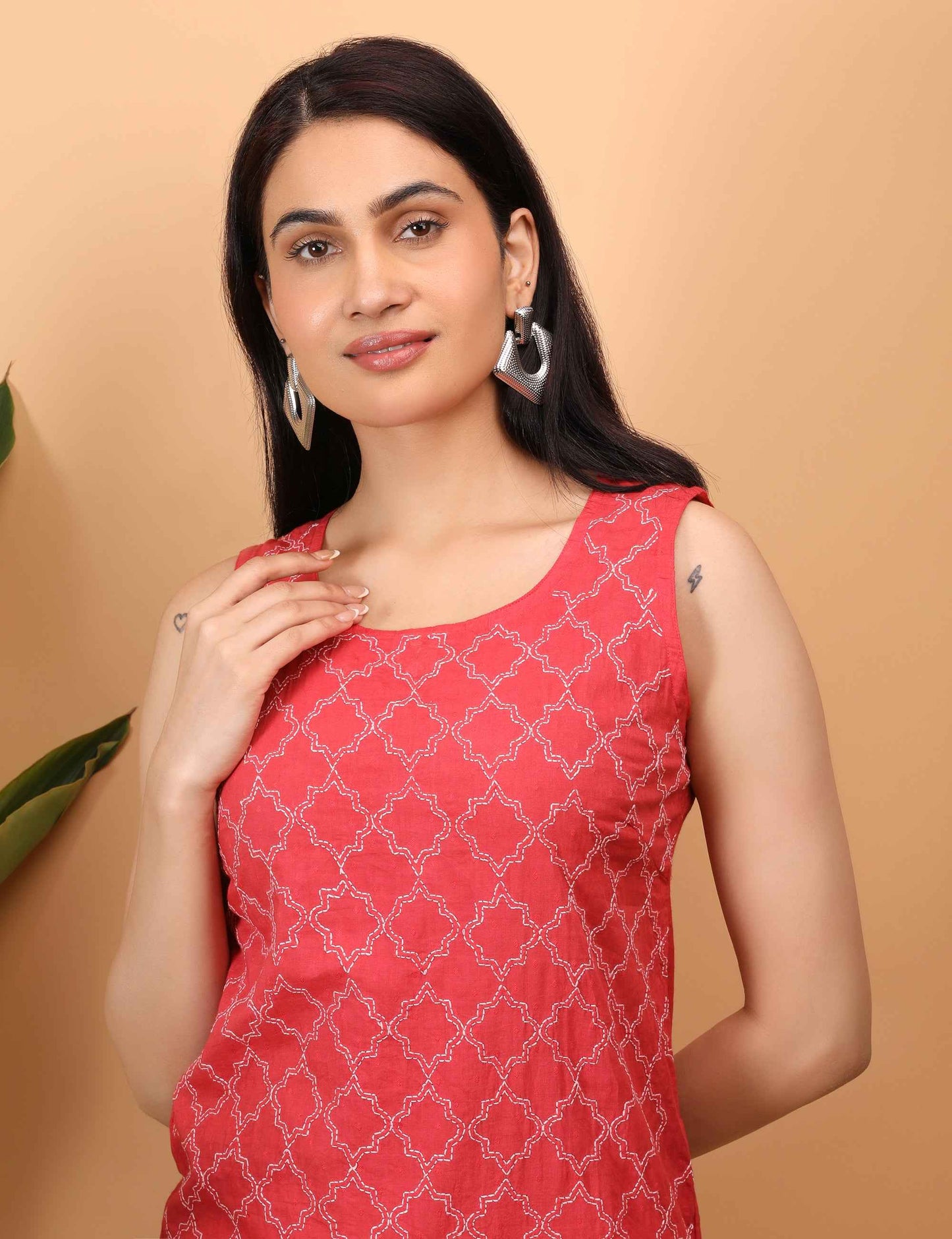 Shwet Women Red Chikankari Sleevless Top