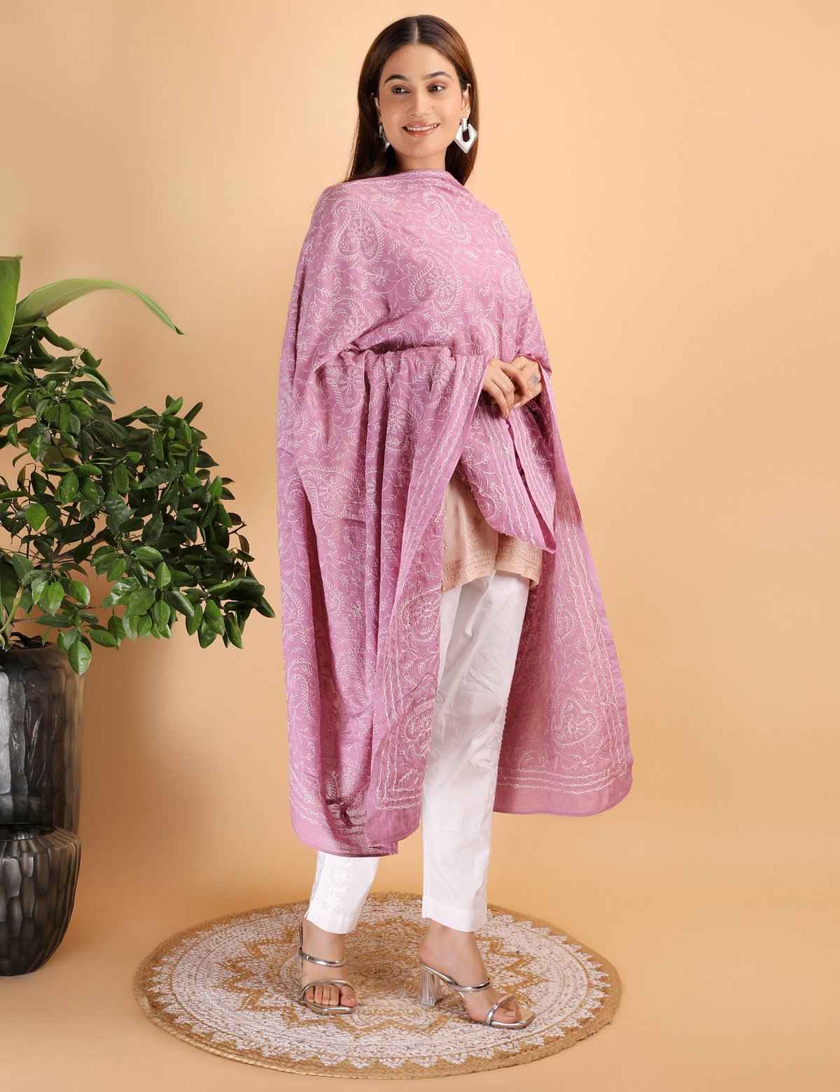 Shwet "pestal Hues"move Chikankari Cotton Dupatta