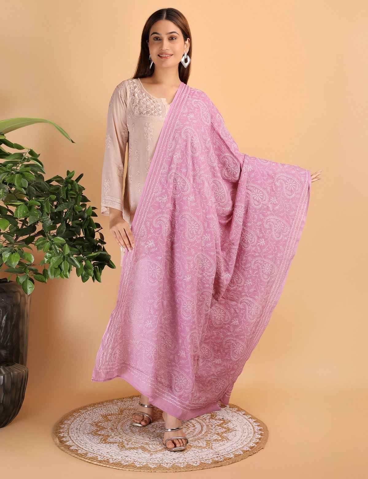 Shwet "pestal Hues"move Chikankari Cotton Dupatta