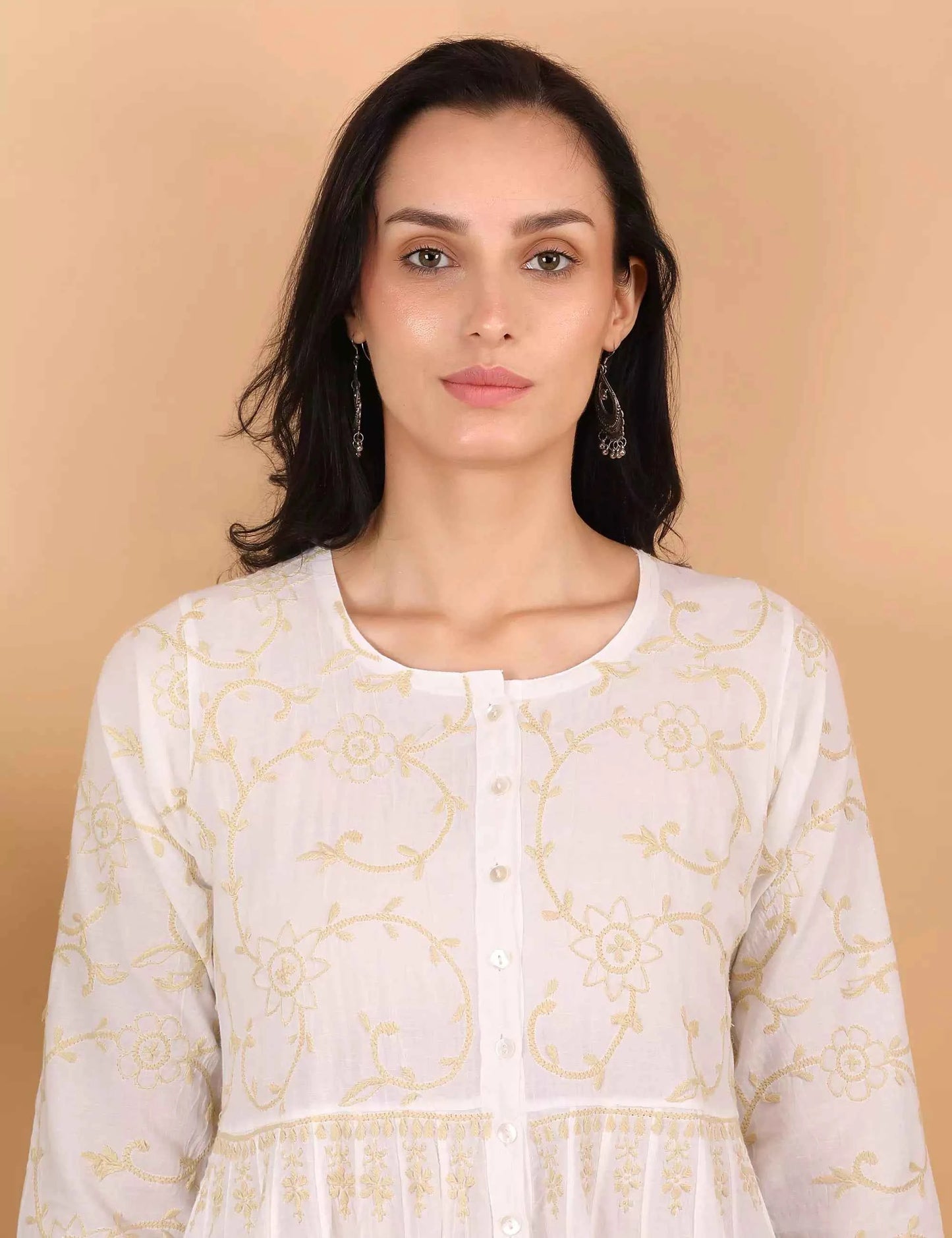 Shwet Women Hand Embroidered Chikankari White Shrug