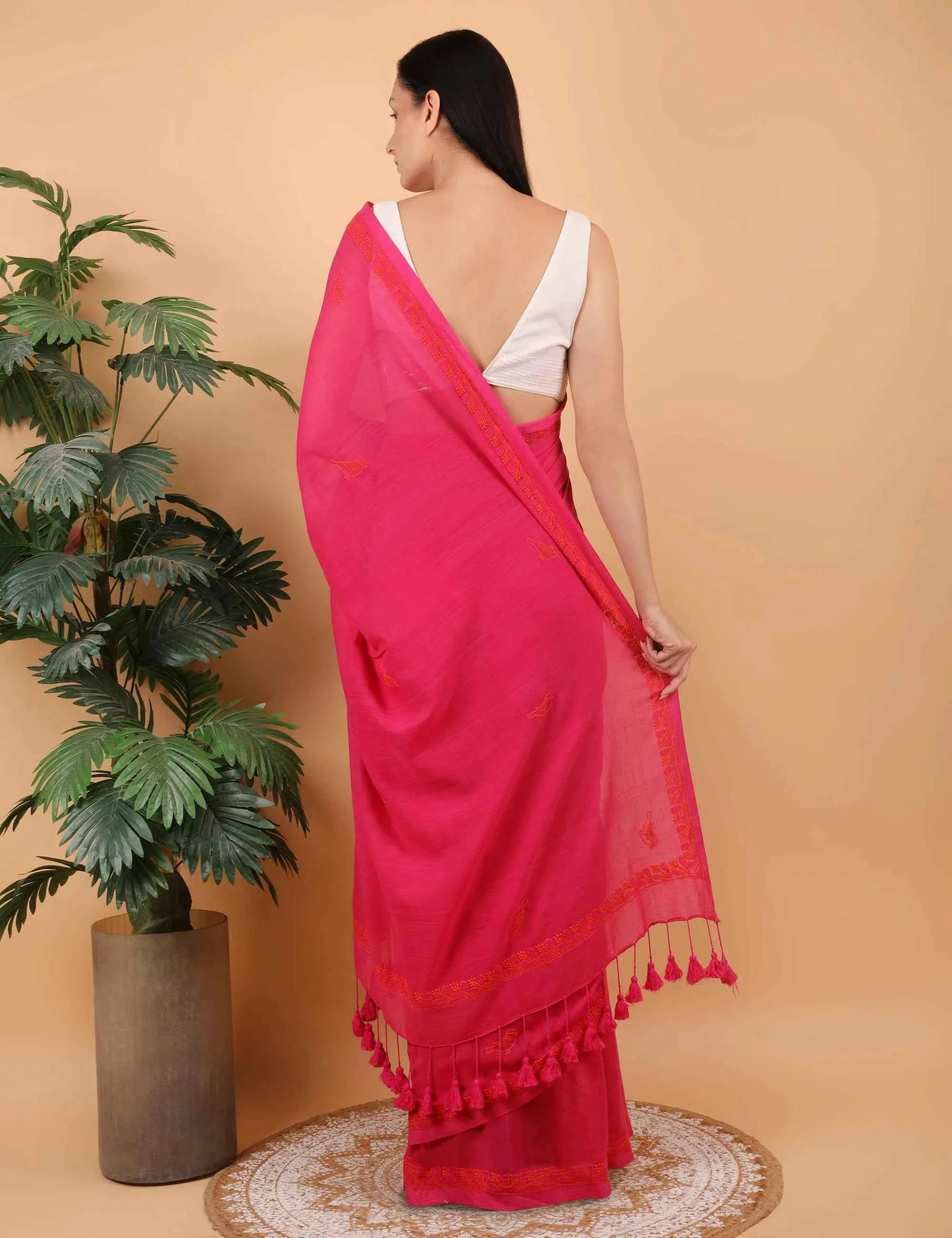 Shwet Women Magenta pink Hand Embroidered Chikankari Mulmul Saree