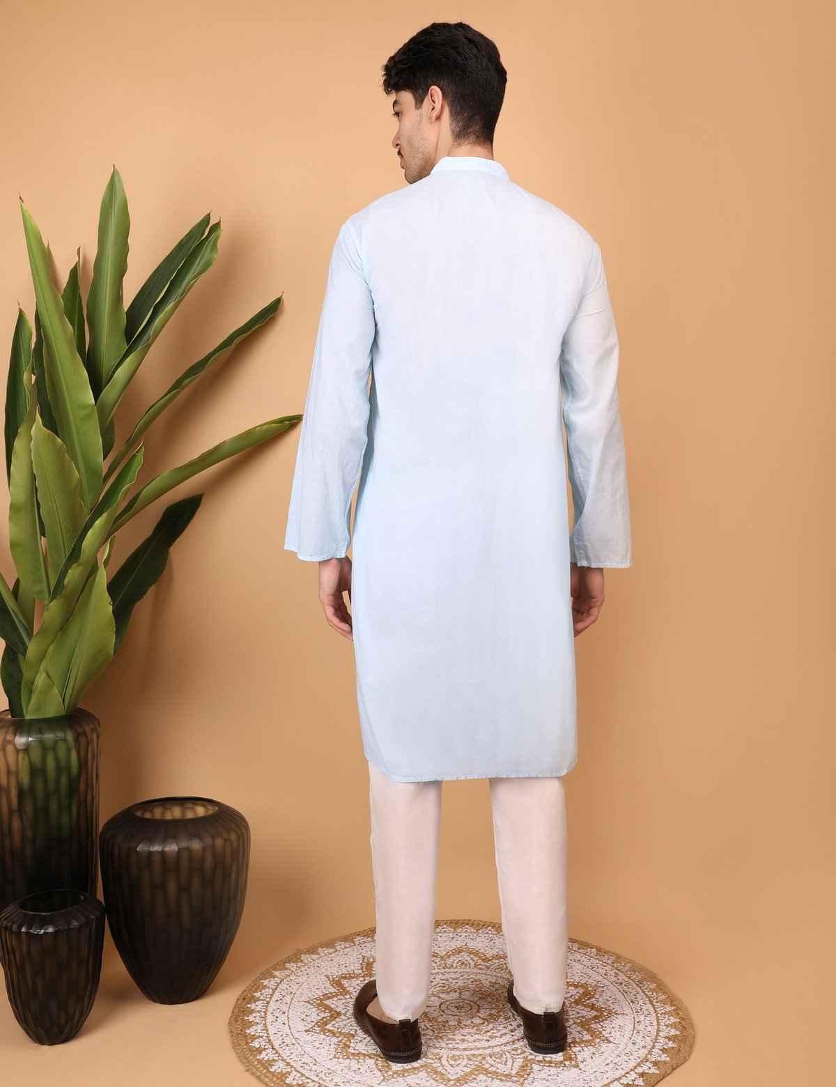 Shwet Men Cotton Sky blue Chikankari Kurta