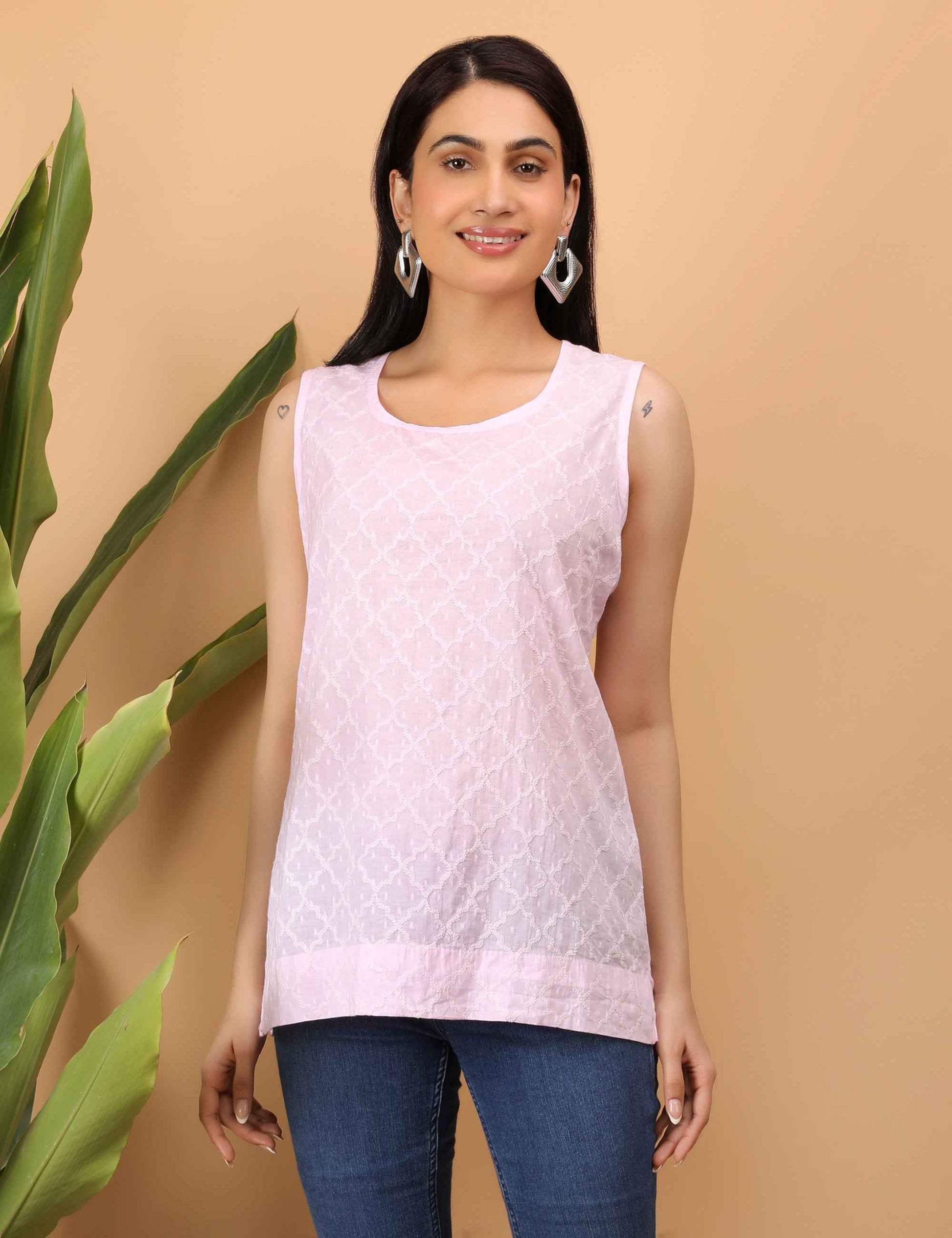 Shwet Women Pink Chikankari Sleevless Top