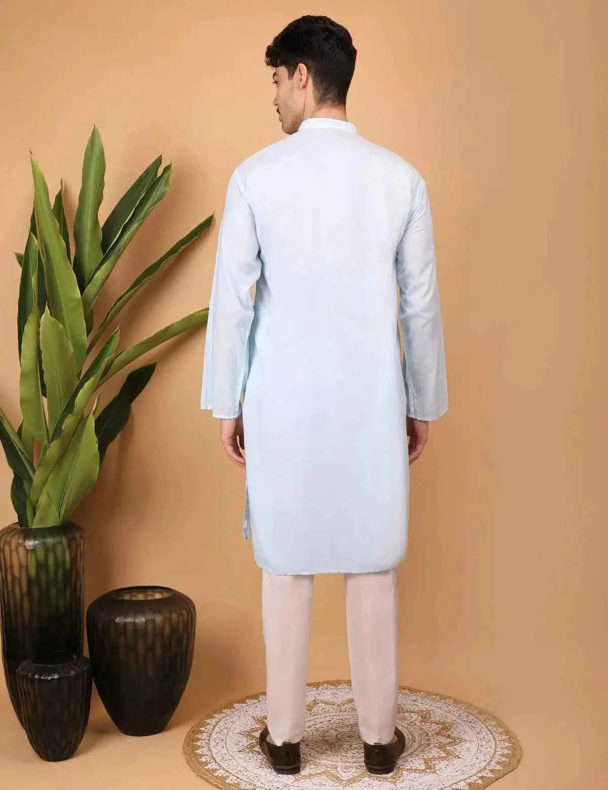 shwet men cotton blue chikankari kurta