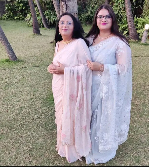 Photo review by Rekha Vyas
