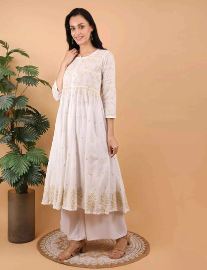Shwet Women Hand Embroidered Chikankari White Shrug